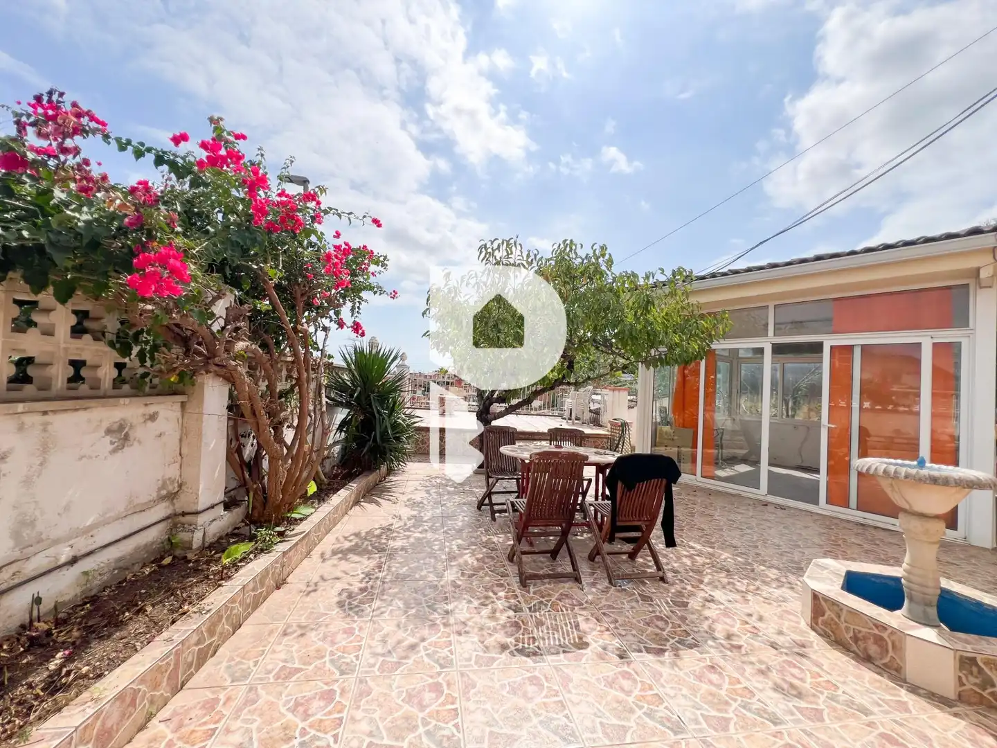 Vista exterior de Casa o chalet en venta en Sant Boi de Llobregat con Calefacción, Jardín privado y Terraza