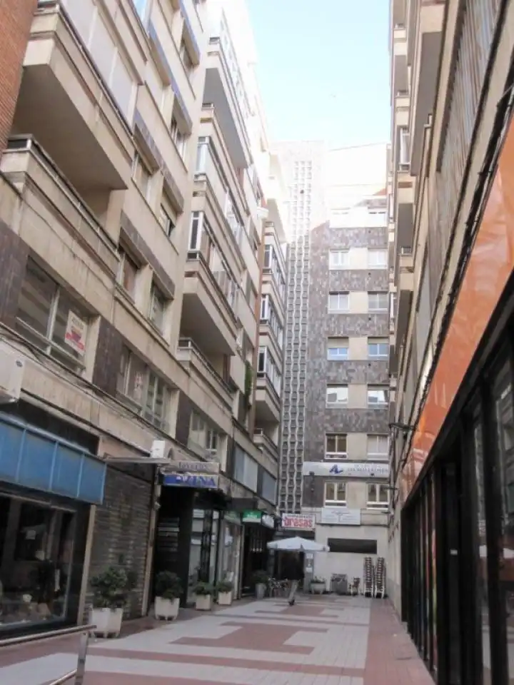 Oficina amb ascensor en venda a Calle Alfonso V 4 1º Izq 24001 Leon, imagen 11