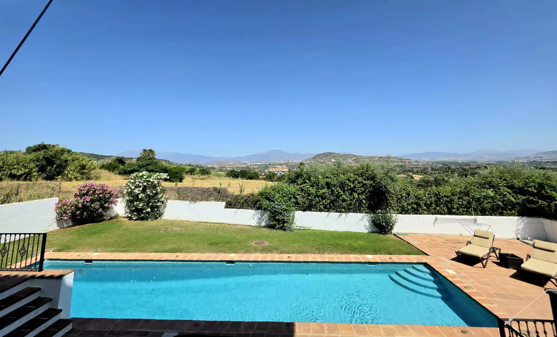 Piscina de Casa o xalet en venda en Alhaurín El Grande amb Aire condicionat, Jardí privat i Terrassa