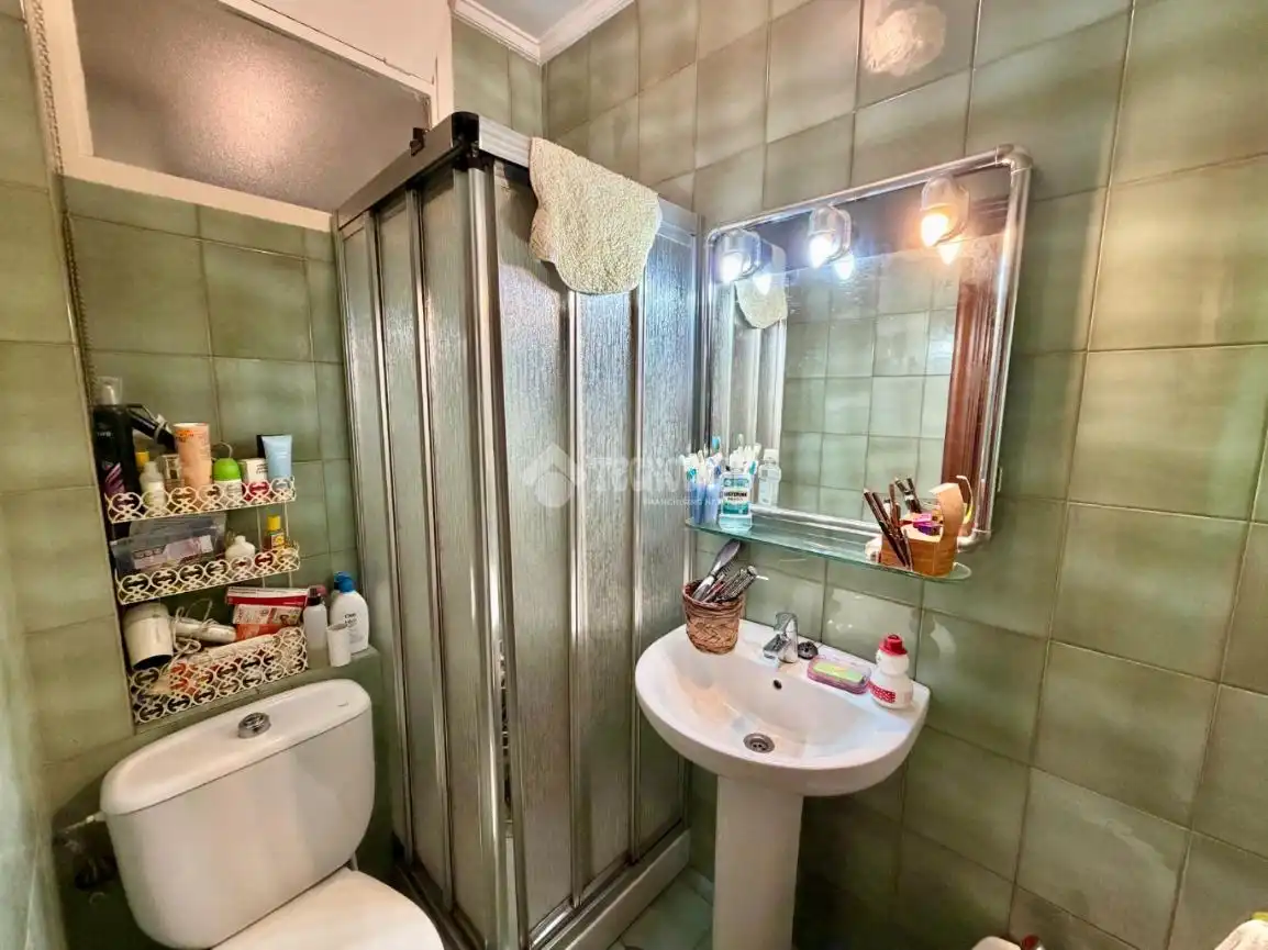 Badezimmer von Wohnung zum Verkauf in Santander
