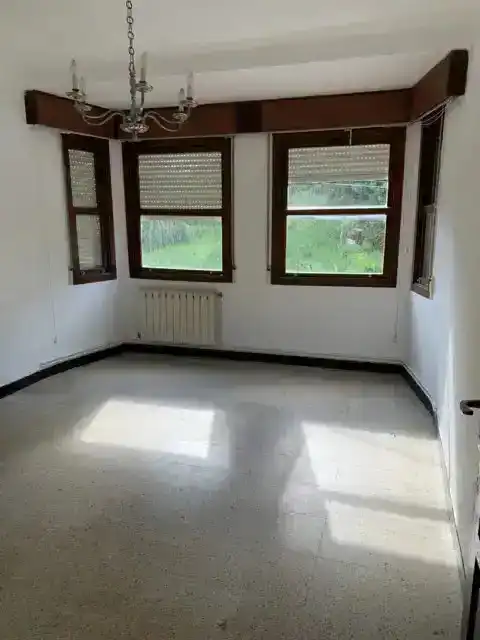 Casa o xalet en venda en Pontevedra Capital  amb Calefacció, Jardí privat i Traster