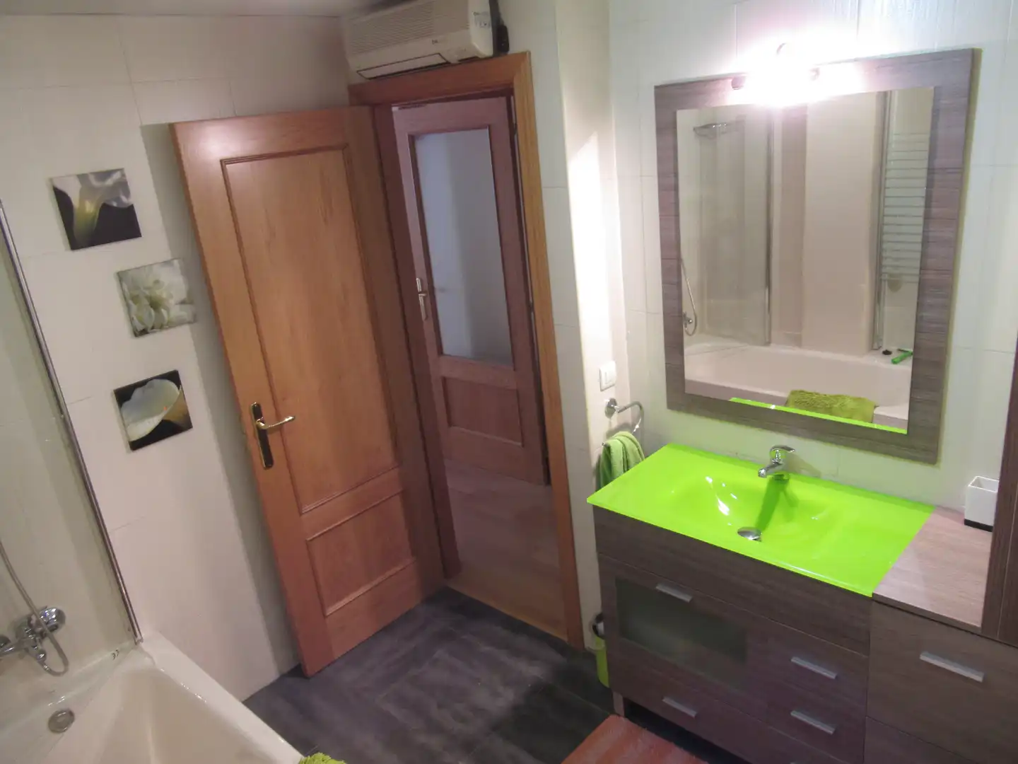 Baño de Piso de alquiler en Zaragoza con Calefacción, Parquet y Amueblado