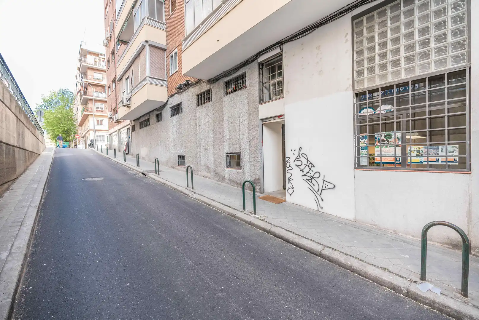 Exterior view of Commercial properties for sale in Madrid