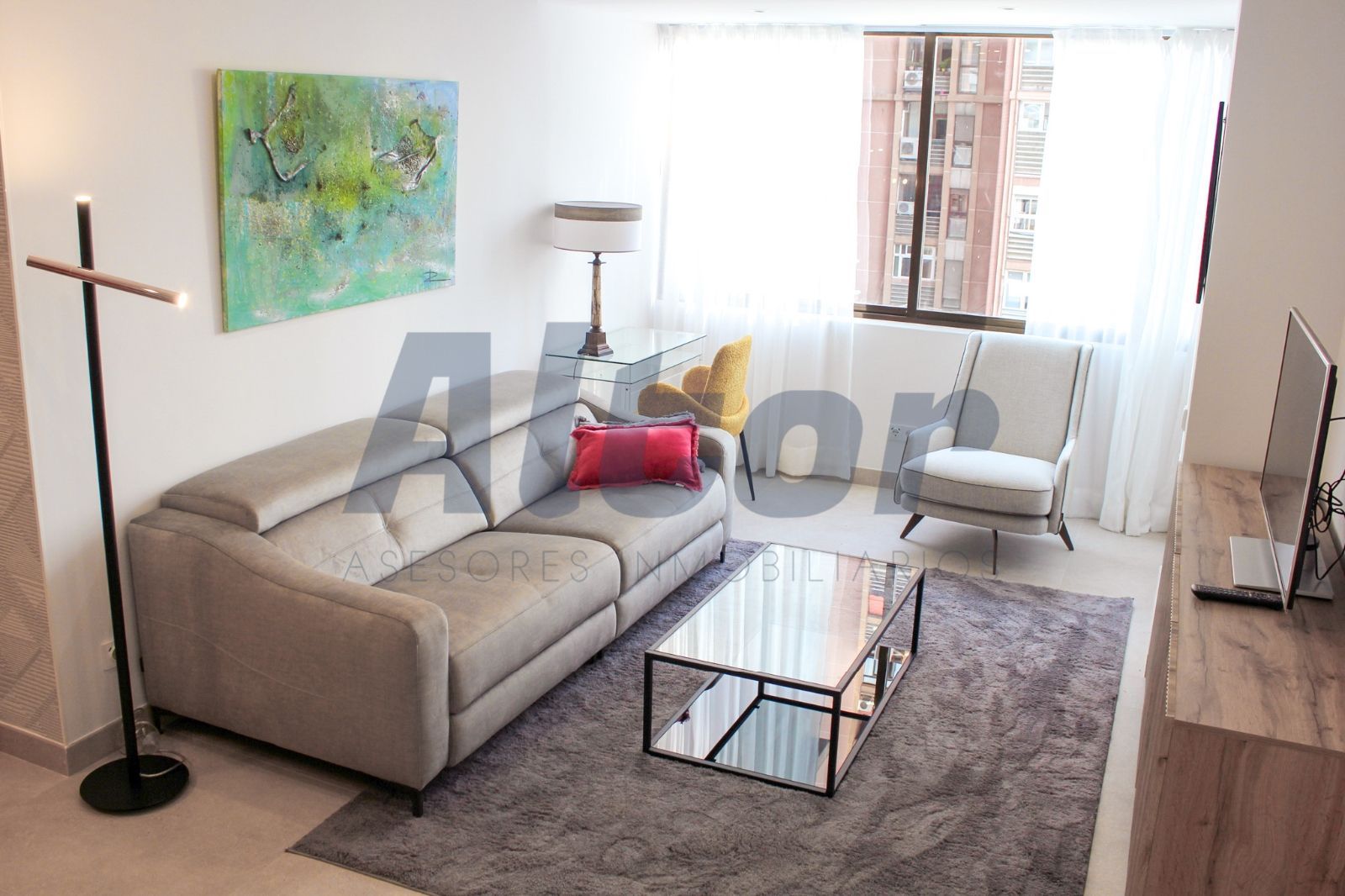 Living room of Flat to rent in  Madrid Capital  with Heating, Swimming Pool and Furnished