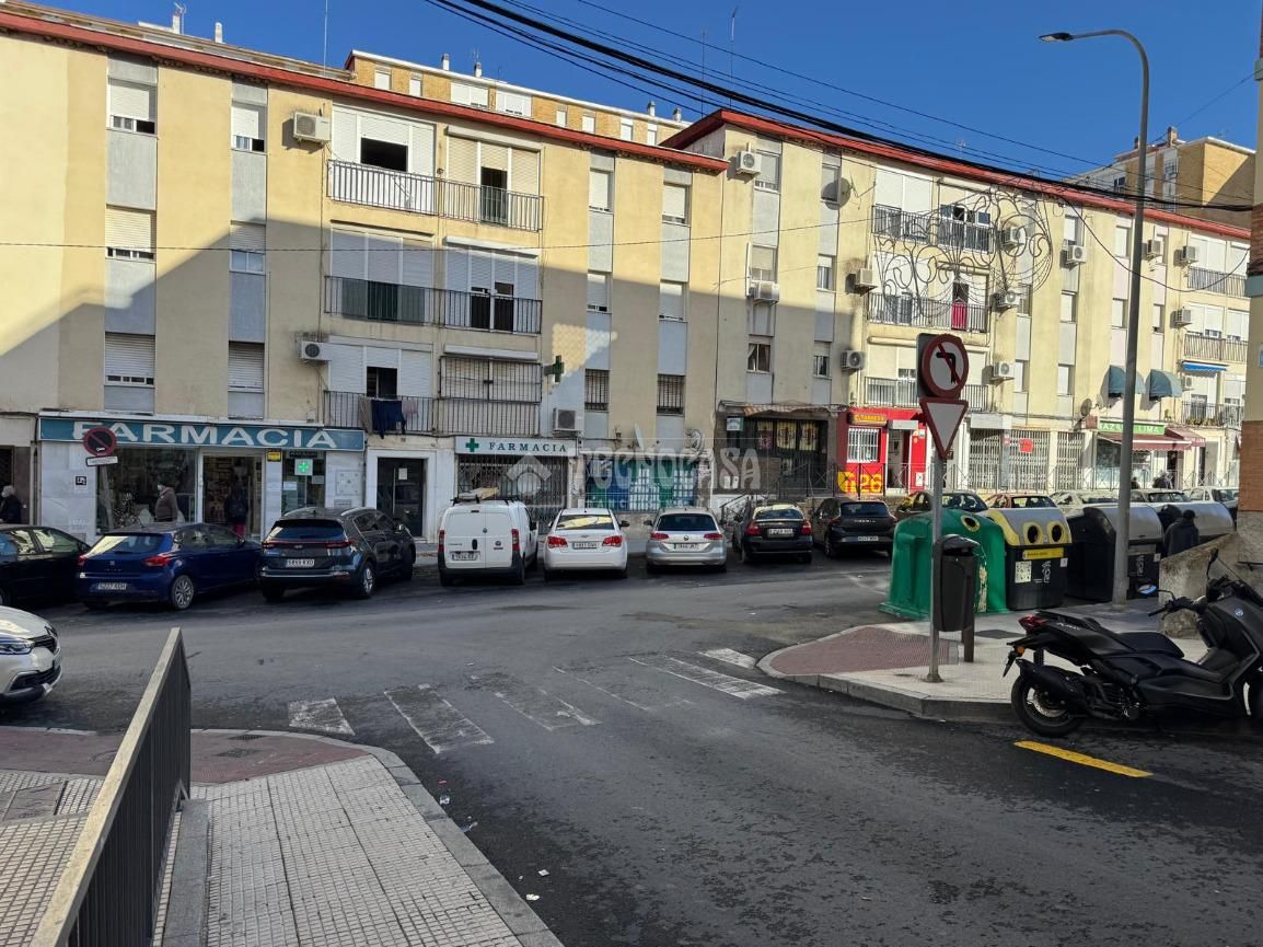 Vista exterior de Garatge en venda en  Huelva Capital