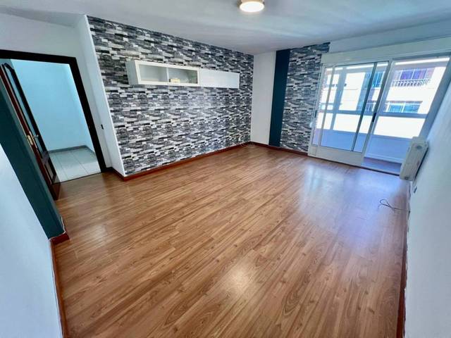 Piso en Venta en Calle AURELIANO SAN ROMÁN, 40 en Teatinos - Los Prados