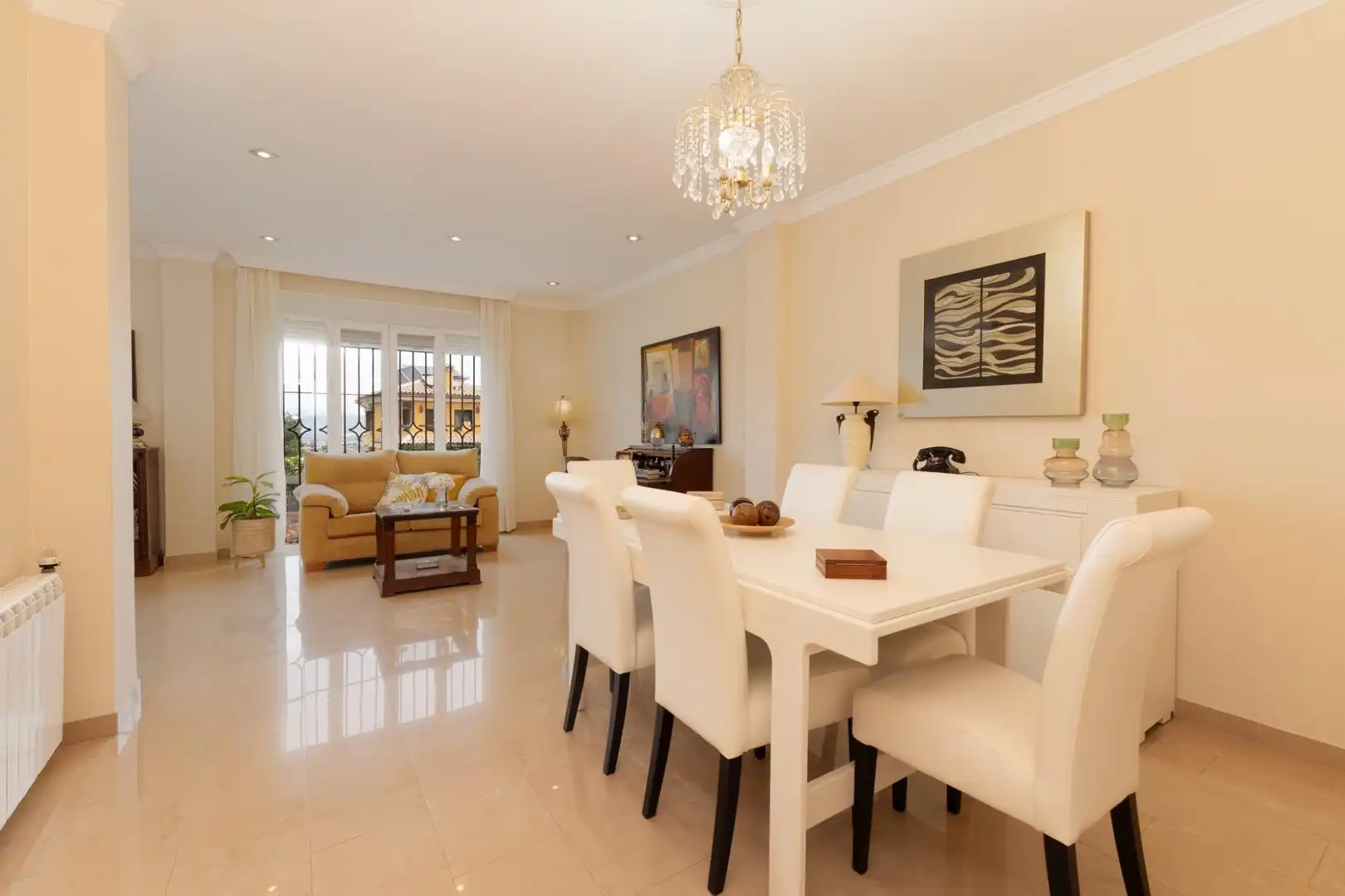Comedor de Casa o chalet en venta en Alhaurín de la Torre con Aire acondicionado, Calefacción y Piscina
