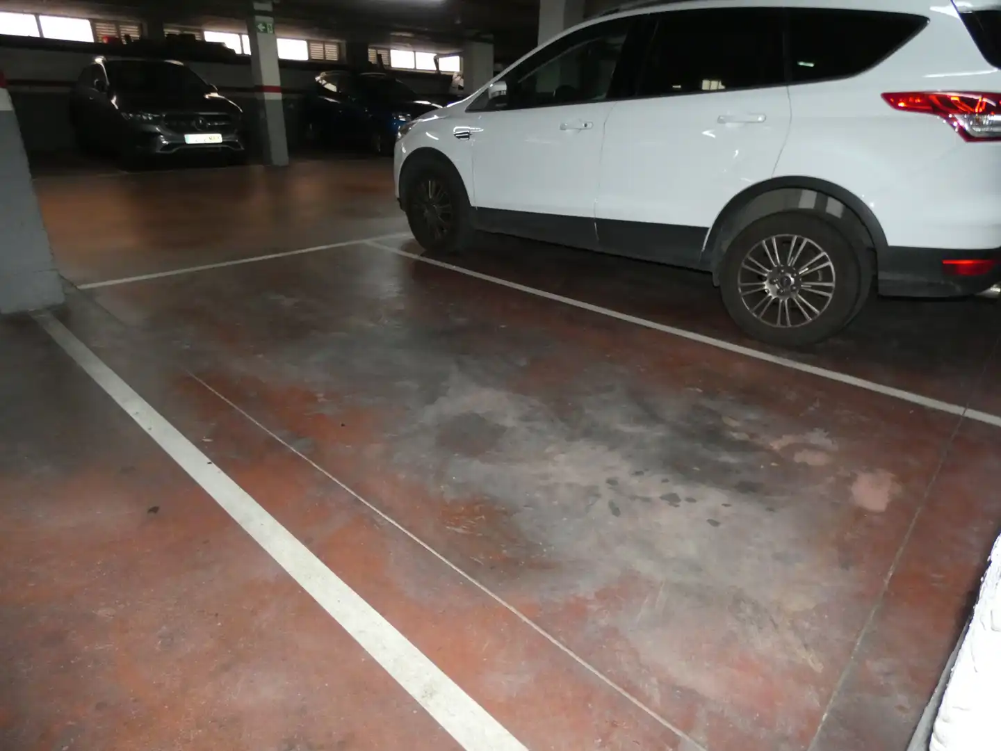 Aparcament de Garatge en venda en Cornellà de Llobregat amb Alarma