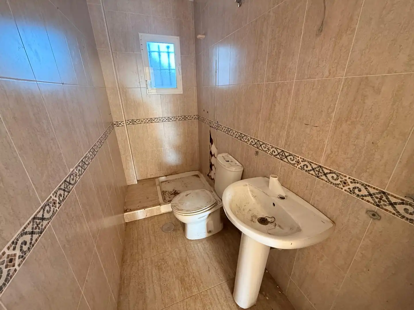 Bany de Casa o xalet en venda en Daya Nueva amb Terrassa i Piscina comunitària