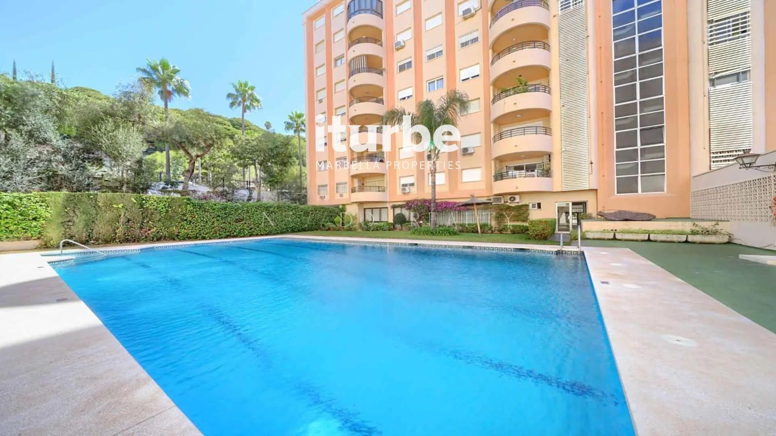 Exterior view of Flat to rent in Marbella  with Terrace, Swimming Pool and Community pool