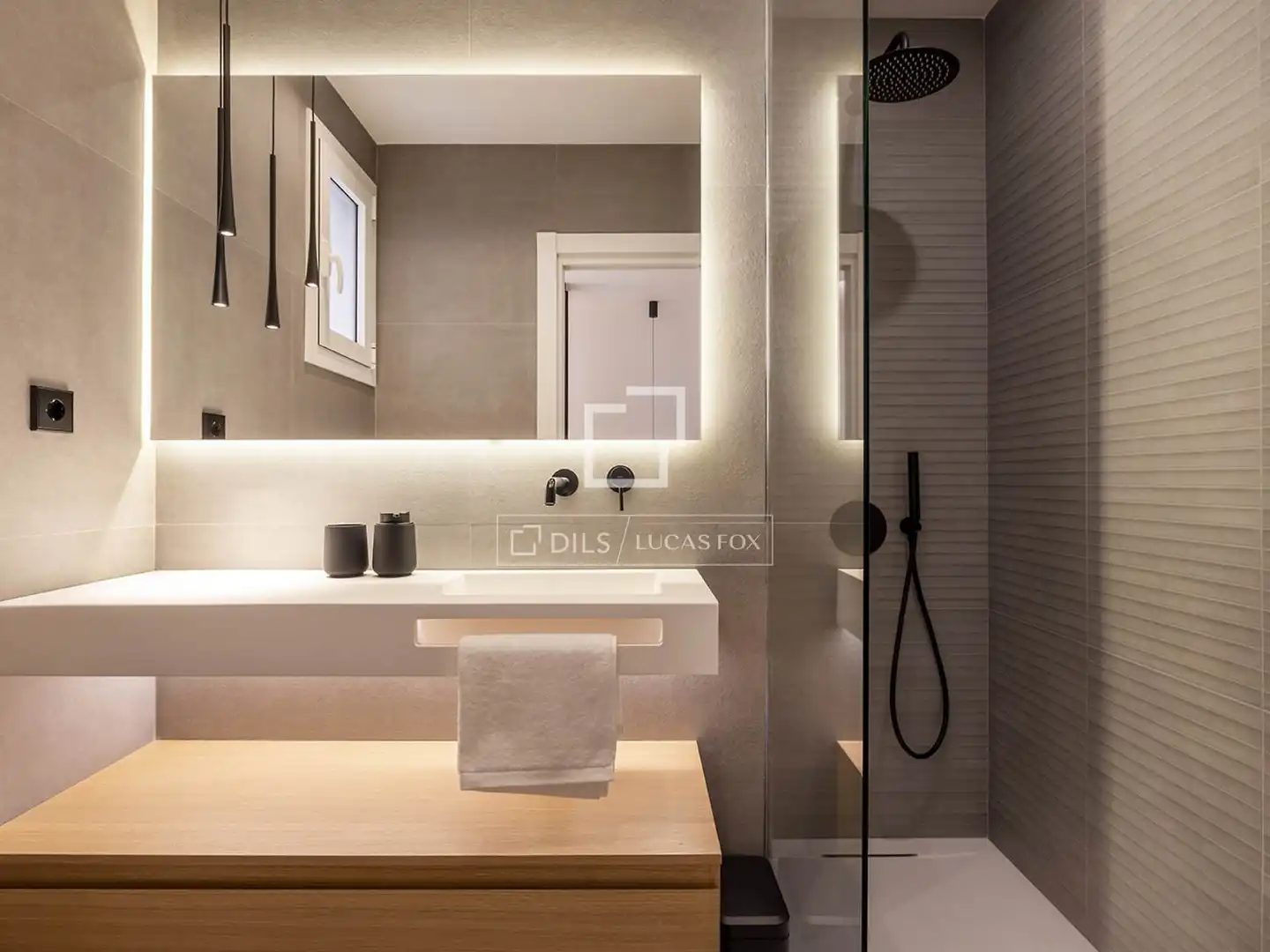Bathroom of Flat for rent in Barcelona  with Air Conditioner, Heating and Parquet flooring