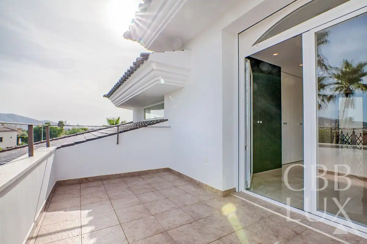 Chalet con terraza en venta en Pueblo - Urbanizaciones, imagen 28