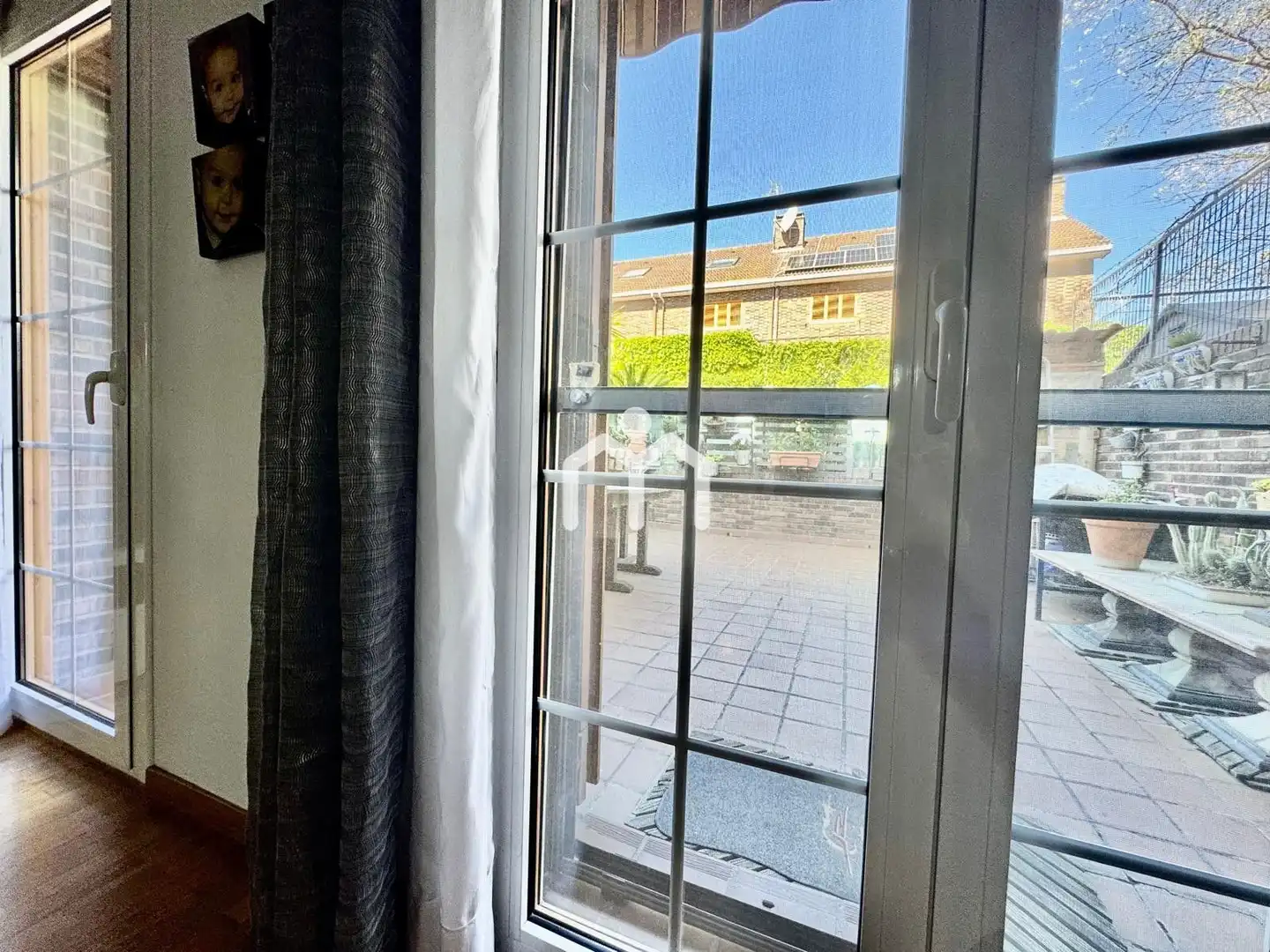 Vista exterior de Casa o xalet en venda en Badalona amb Aire condicionat, Calefacció i Jardí privat