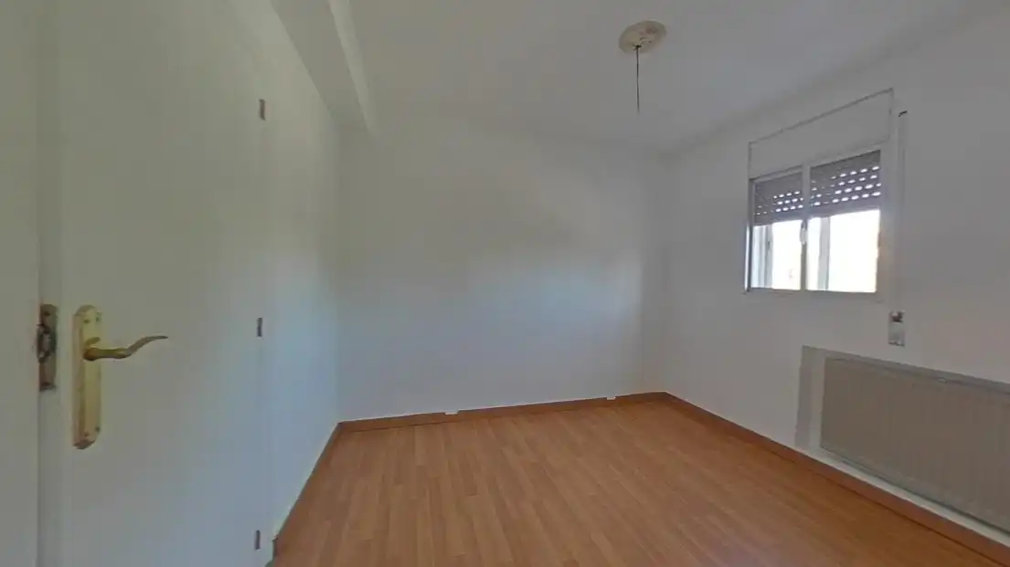 Habitación de Piso en venta en Madrid con Calefacción, Terraza y Horno
