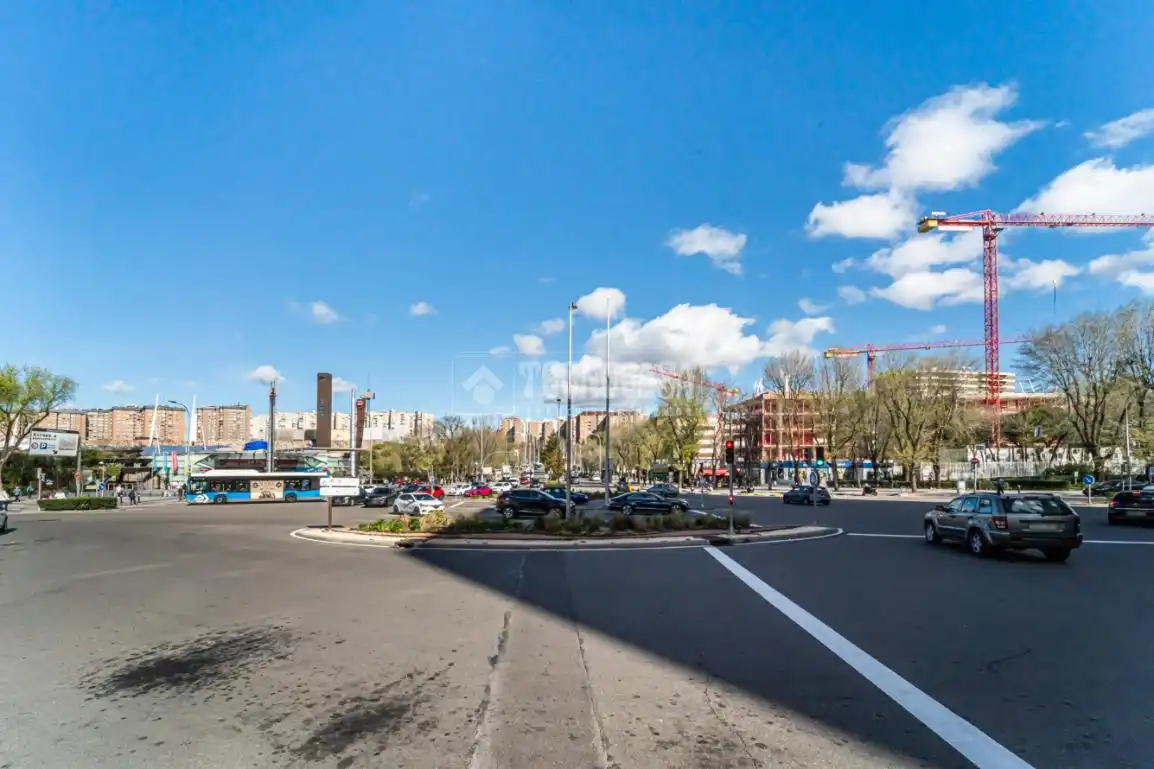 Vista exterior de Pis en venda en Madrid amb Calefacció i Terrassa