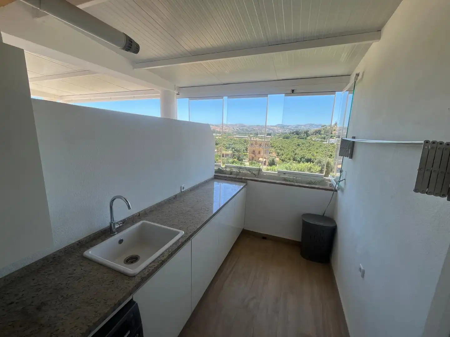 Cuina de Àtic de lloguer en Mijas amb Aire condicionat, Calefacció i Terrassa