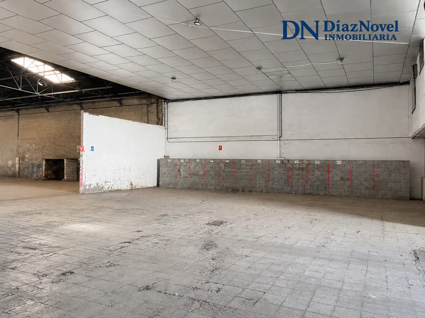 Nave industrial de alquiler en Málaga con Alarma