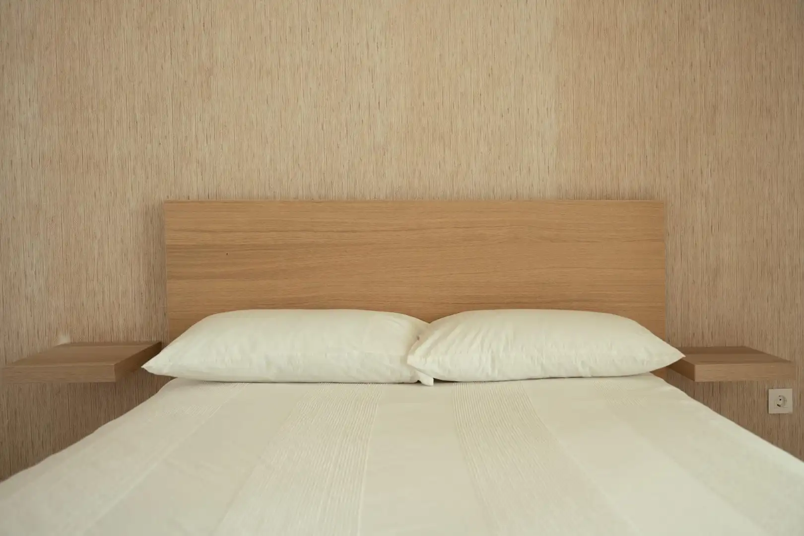 Bedroom of Flat for sale in Rincón de la Victoria  with Air Conditioner and Community pool