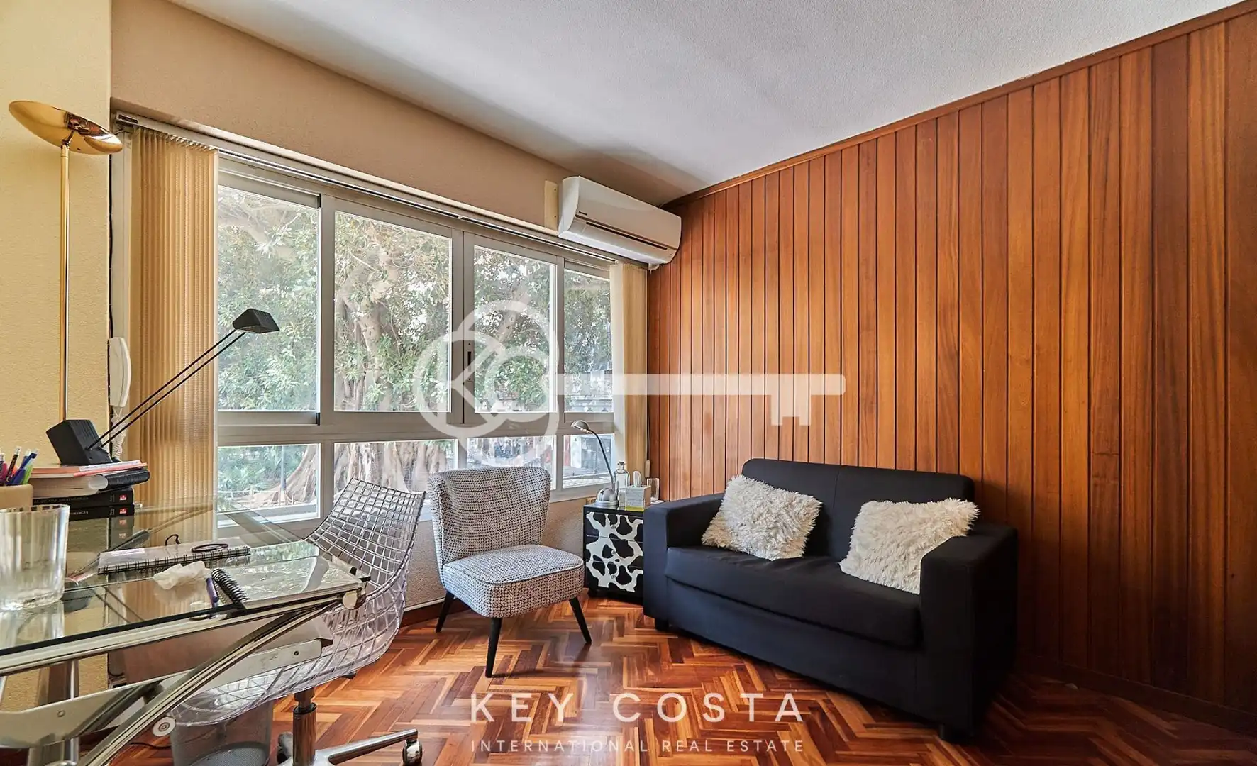 Office for sale in Barrio del Centro