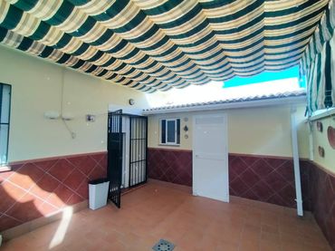 Maison mitoyenne avec balcon à vendre à Calle Velázquez 13