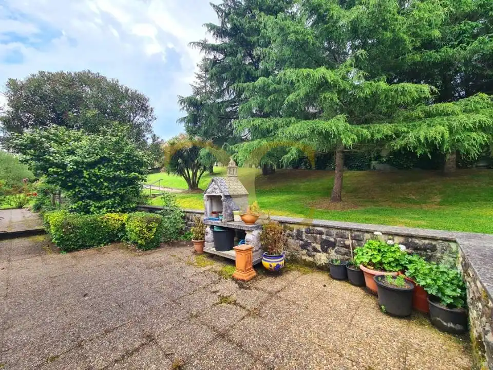 Jardí de Casa o xalet en venda en Oviedo  amb Calefacció, Jardí privat i Terrassa