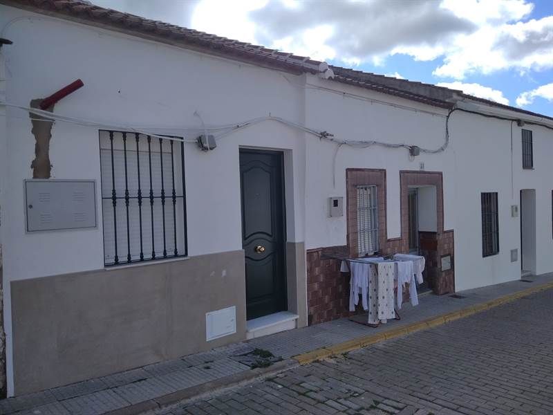 Vista exterior de Piso en venta en Calañas