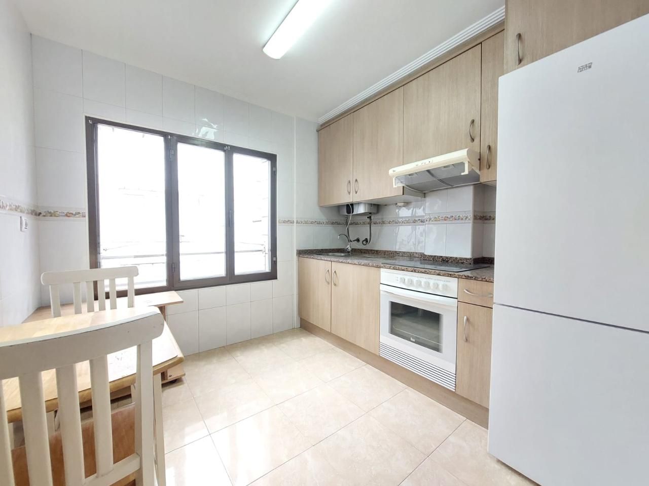 Kitchen of Flat to rent in Gijón   with Heating