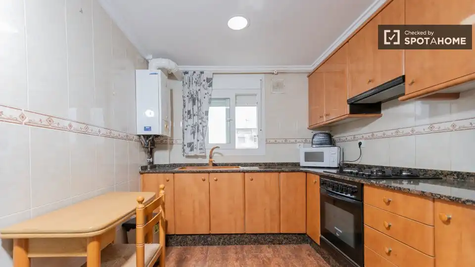 Cocina de Piso de alquiler en Valencia con Aire acondicionado, Calefacción y Amueblado