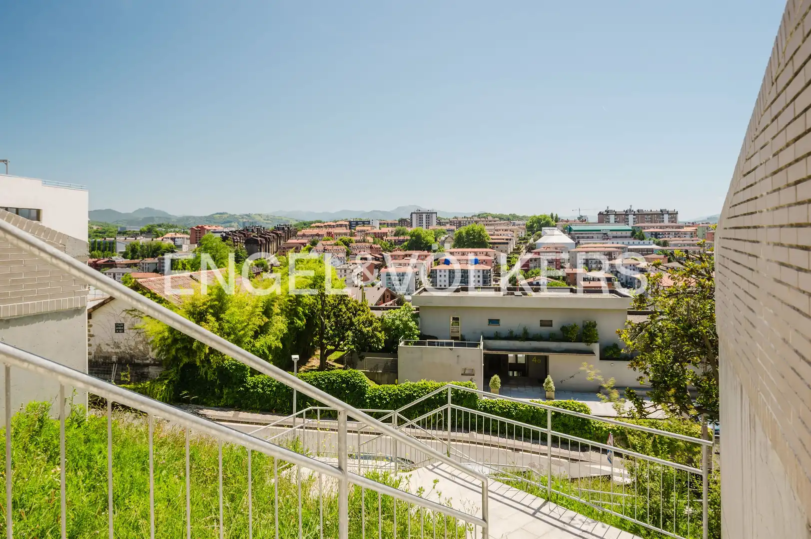 Vista exterior de Casa o chalet de alquiler en Donostia - San Sebastián  con Calefacción, Terraza y Piscina