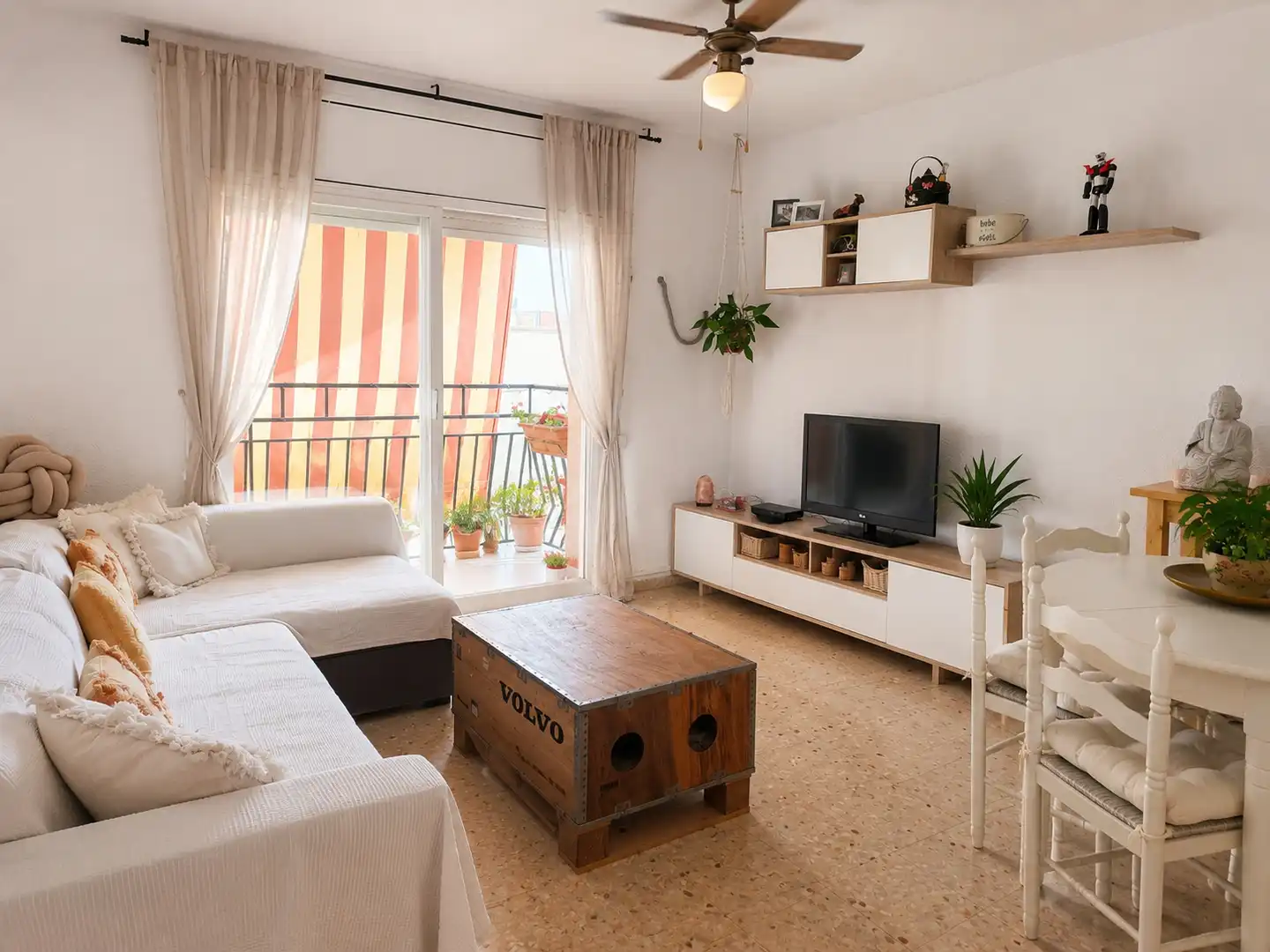 Sala de estar de Piso en venta en Sant Pere de Ribes con Aire acondicionado, Terraza y Trastero