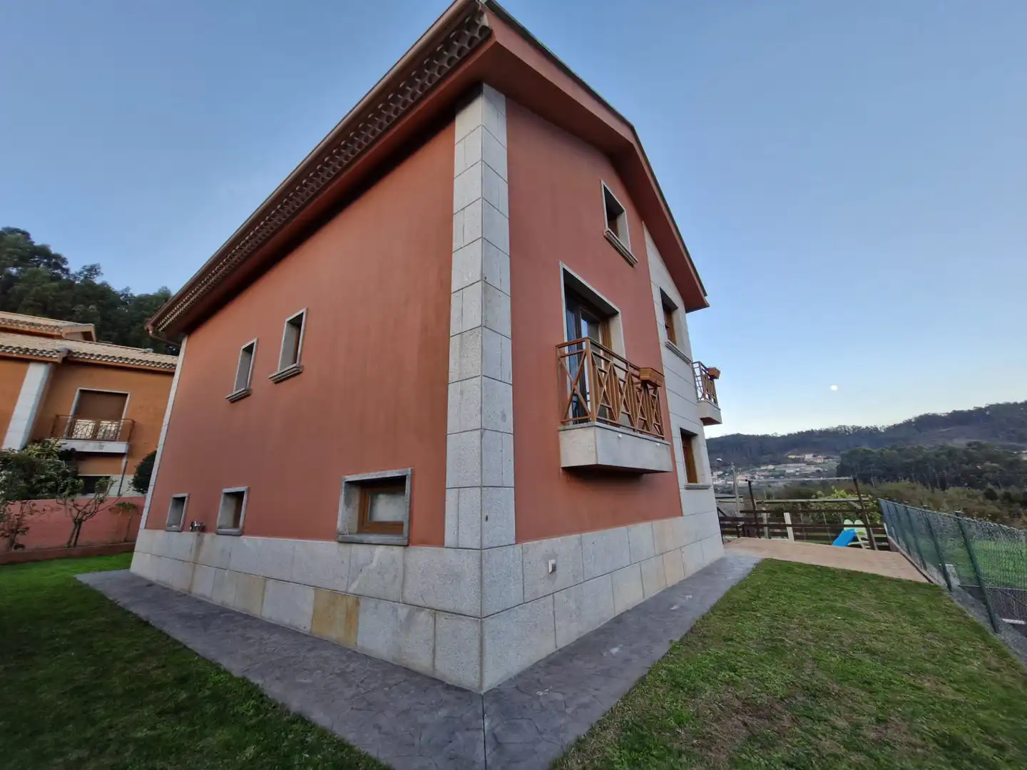 Vista exterior de Casa o chalet en venta en Sanxenxo con Calefacción, Jardín privado y Terraza