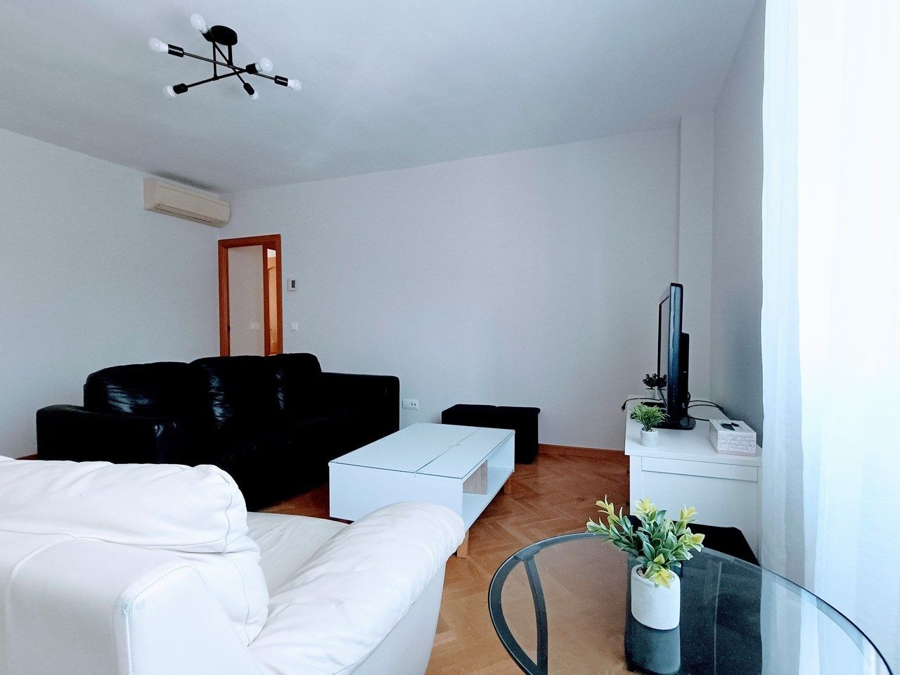 Sala d'estar de Pis de lloguer en  Madrid Capital amb Aire condicionat, Calefacció i Parquet