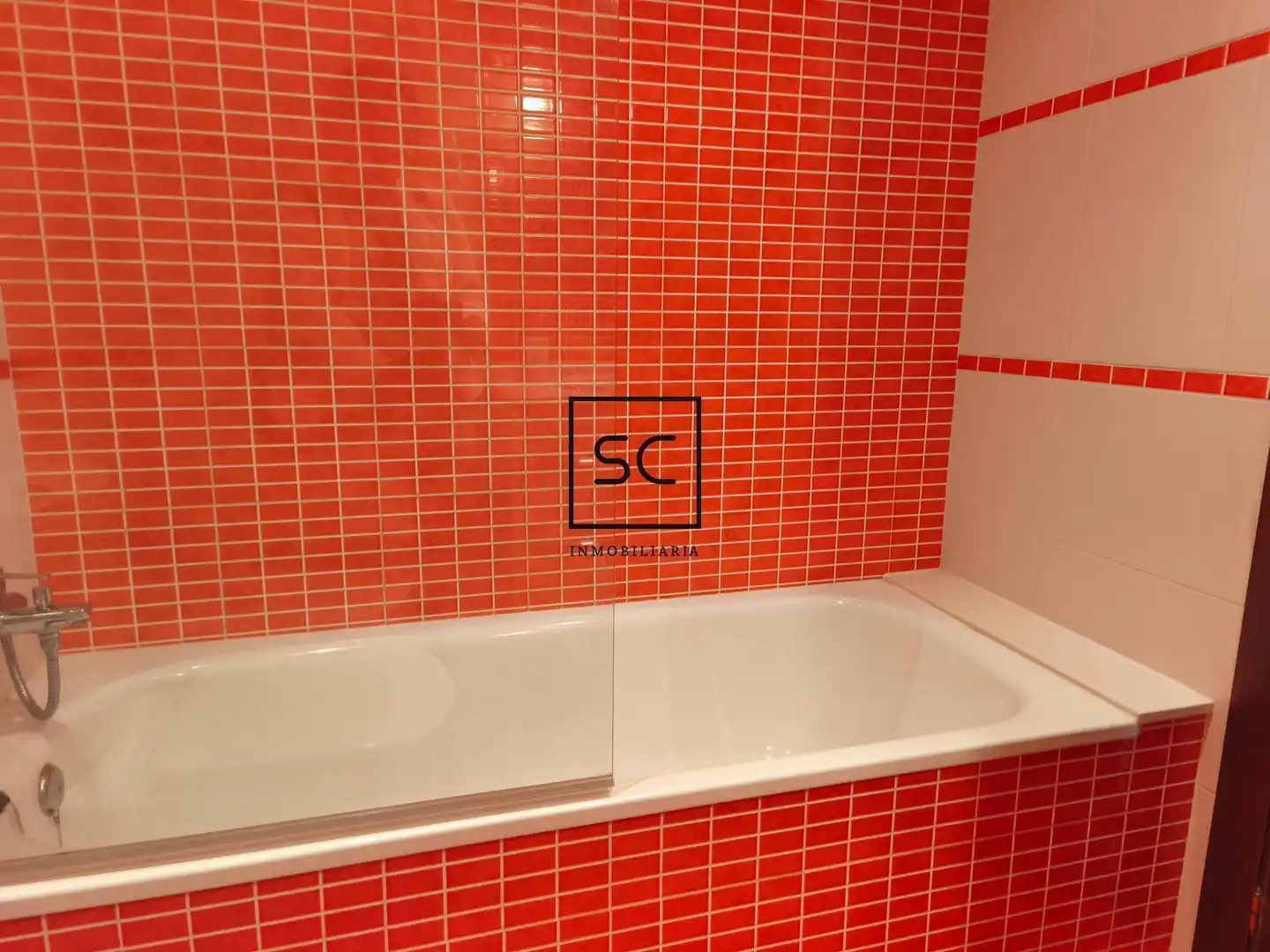 Bathroom of Apartments for rent in Porta Nova