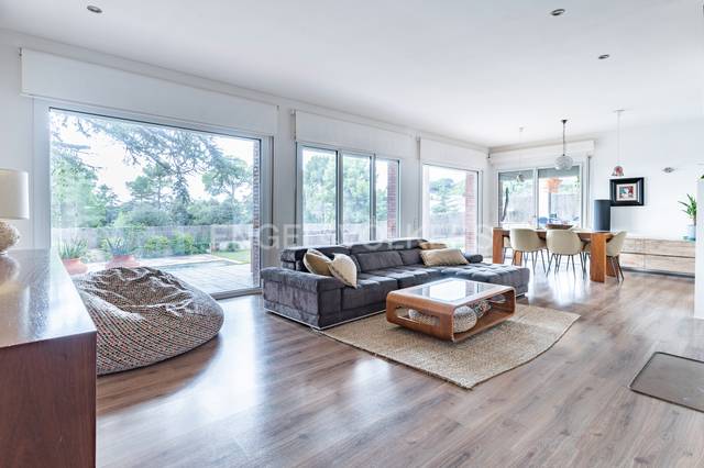 Casa-chalet en Venta en Rocaferrera