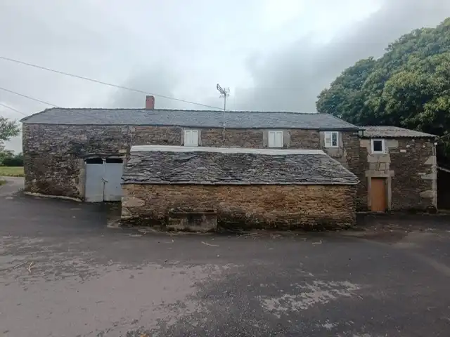 Vista exterior de Casa o xalet en venda en Monfero amb Traster i Forn