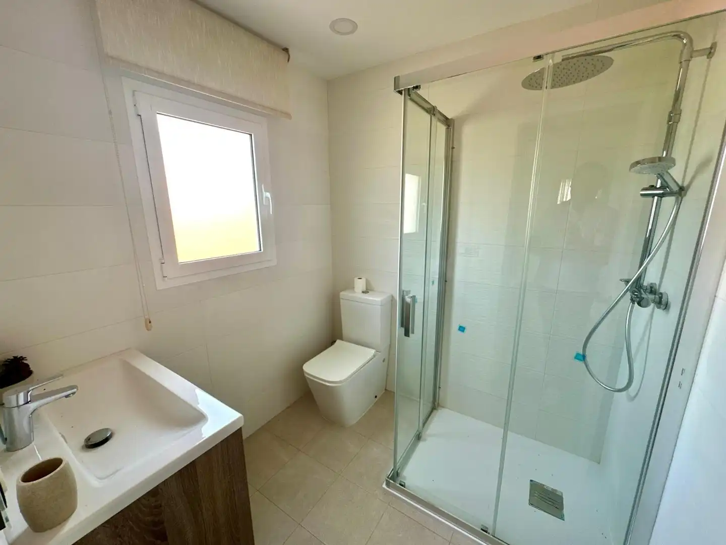 Bany de Casa o xalet en venda en Alicante / Alacant amb Aire condicionat, Jardí privat i Terrassa