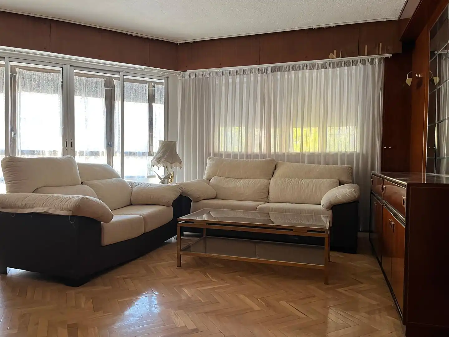 Living room of Flat for rent in Madrid  with Air Conditioner, Heating and Parquet flooring