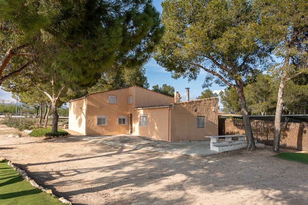 Exterior view of House or chalet for sale in Castalla  with Private garden, Swimming Pool and Furnished