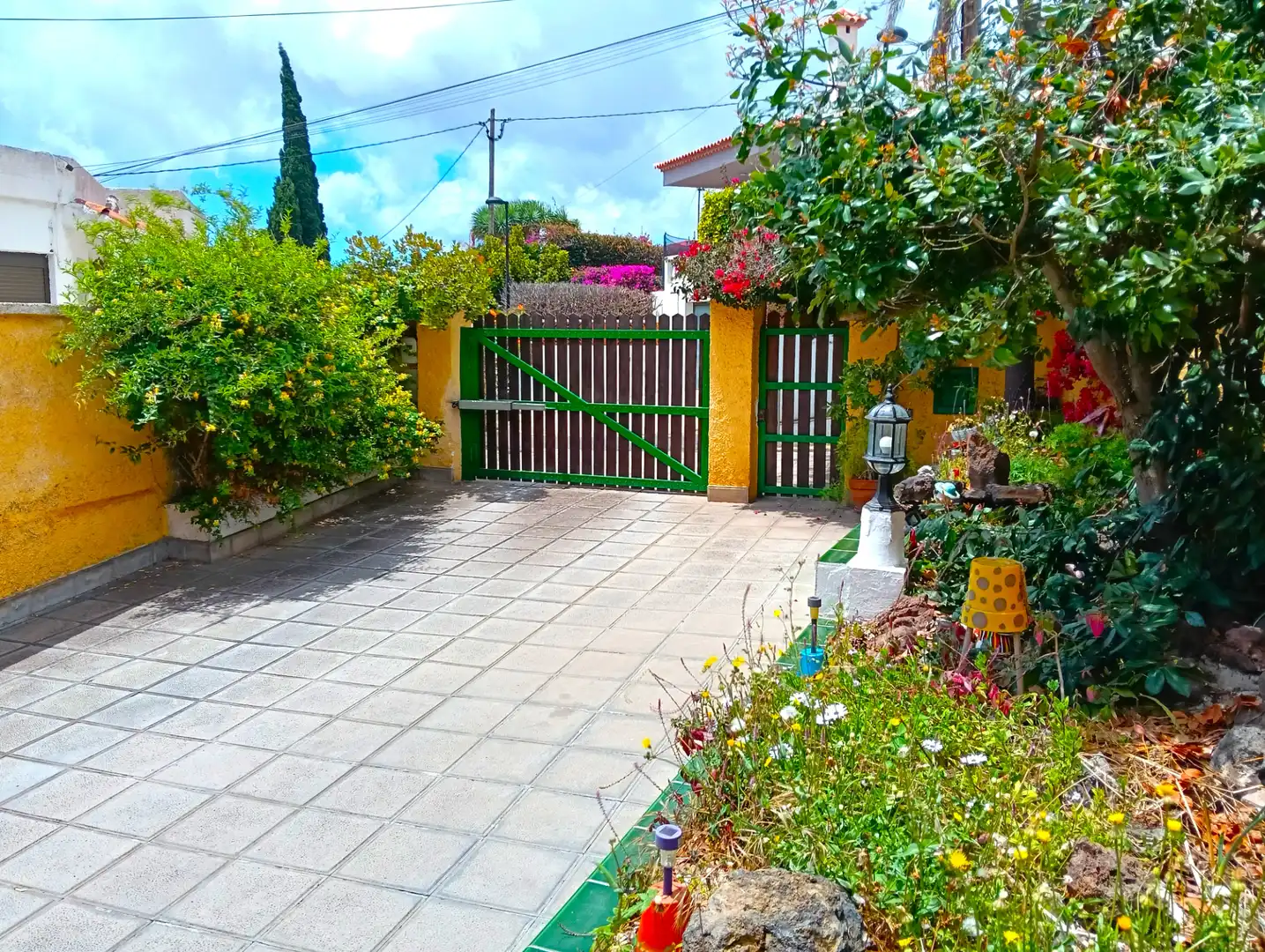 Außenansicht von Haus oder Chalet zum Verkauf in San Cristóbal de la Laguna mit Privatgarten und Abstellraum
