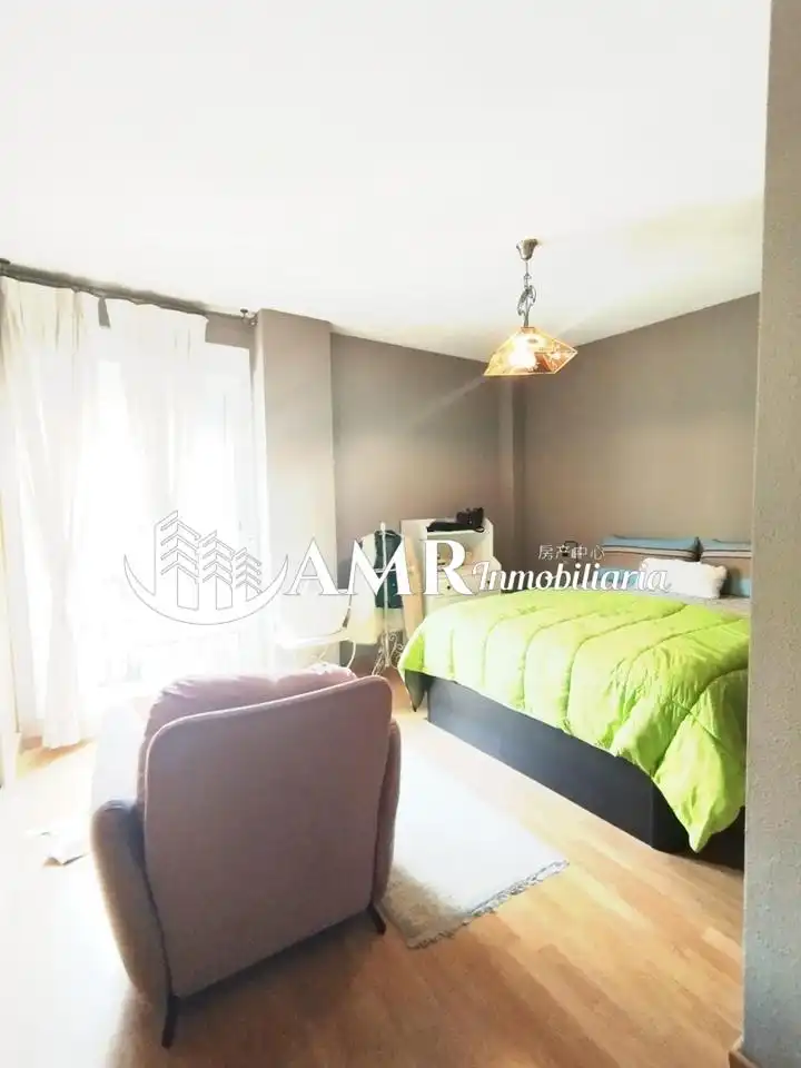 Habitación de Dúplex en venta en Villalbilla con Aire acondicionado, Calefacción y Balcón