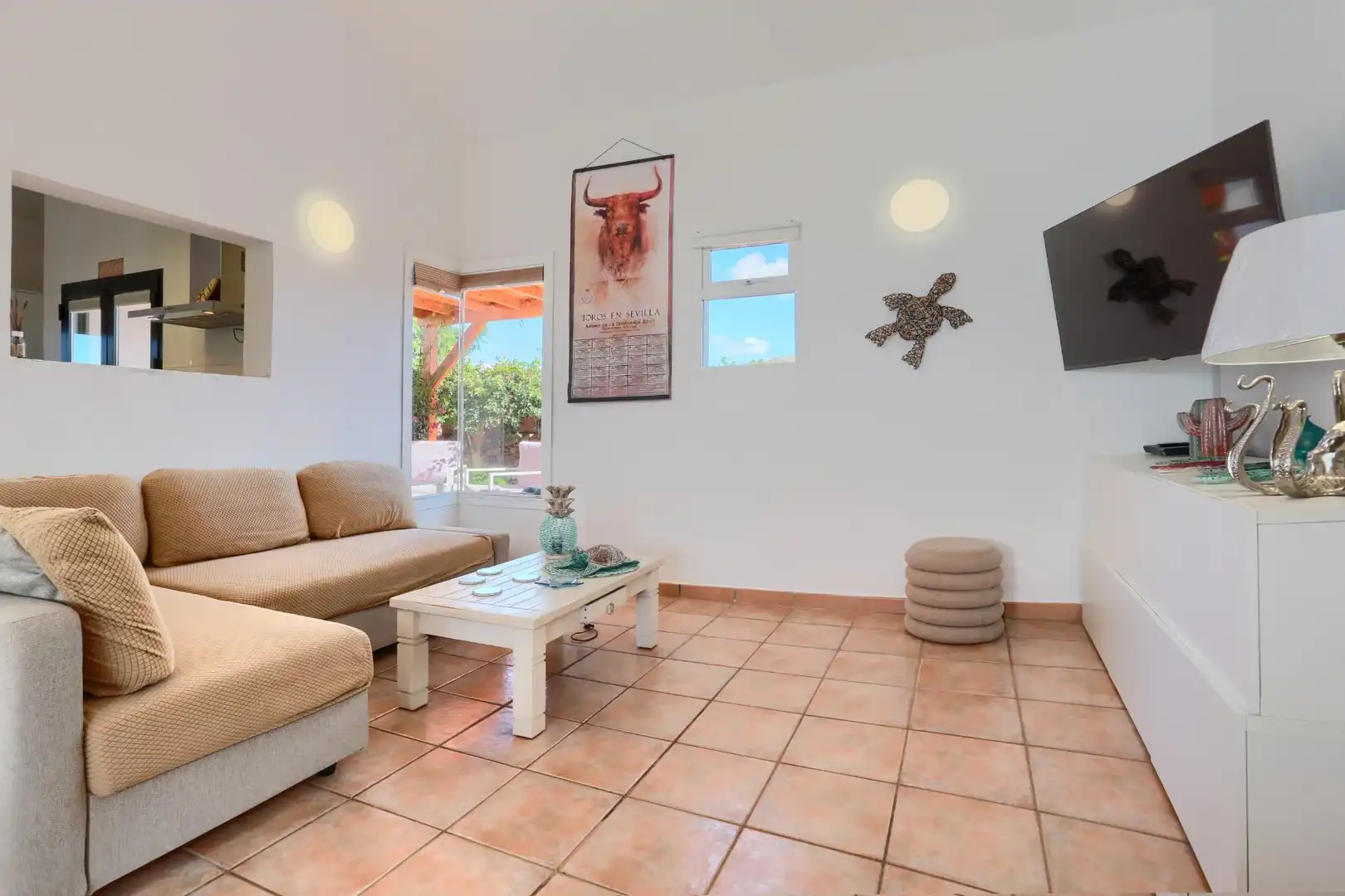 Sala d'estar de Casa o xalet en venda en La Oliva amb Jardí privat, Terrassa i Traster
