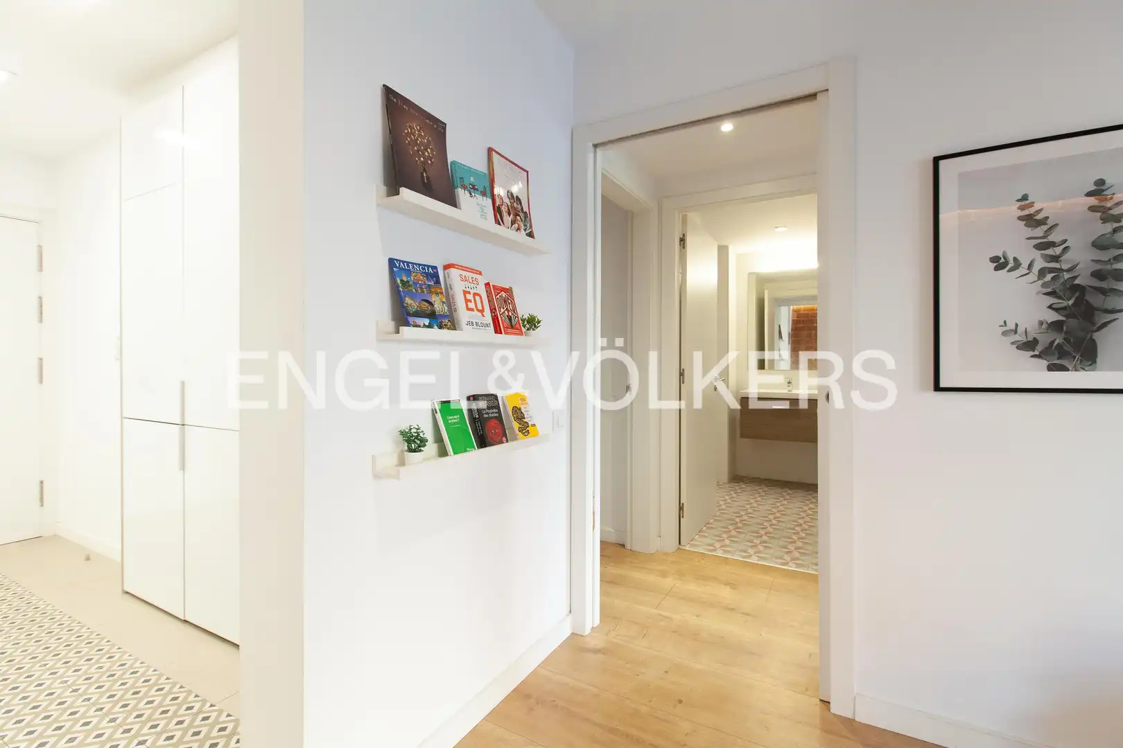 Wohnung zum Verkauf in Barcelona mit Klimaanlage, Heizung und Privatgarten