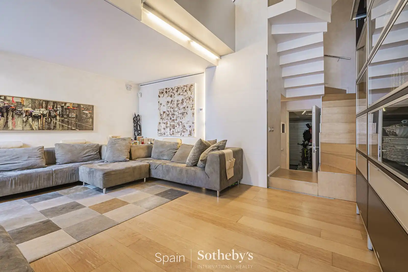 Sala d'estar de Casa o xalet en venda en Barcelona amb Aire condicionat, Jardí privat i Terrassa