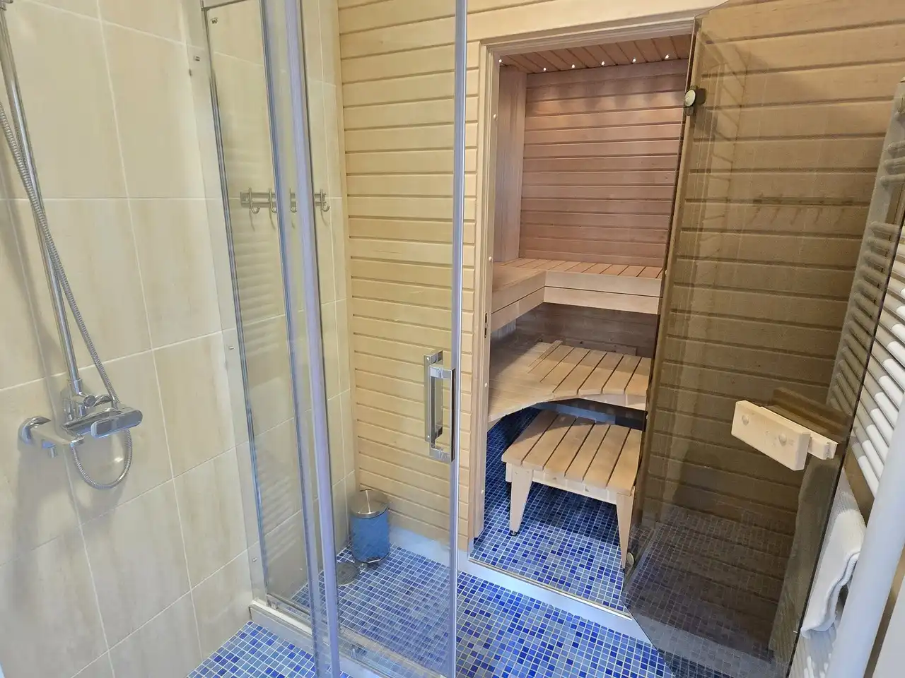 Bathroom of Houses for sale in Alcaucín  with Air Conditioner, Terrace and Swimming Pool