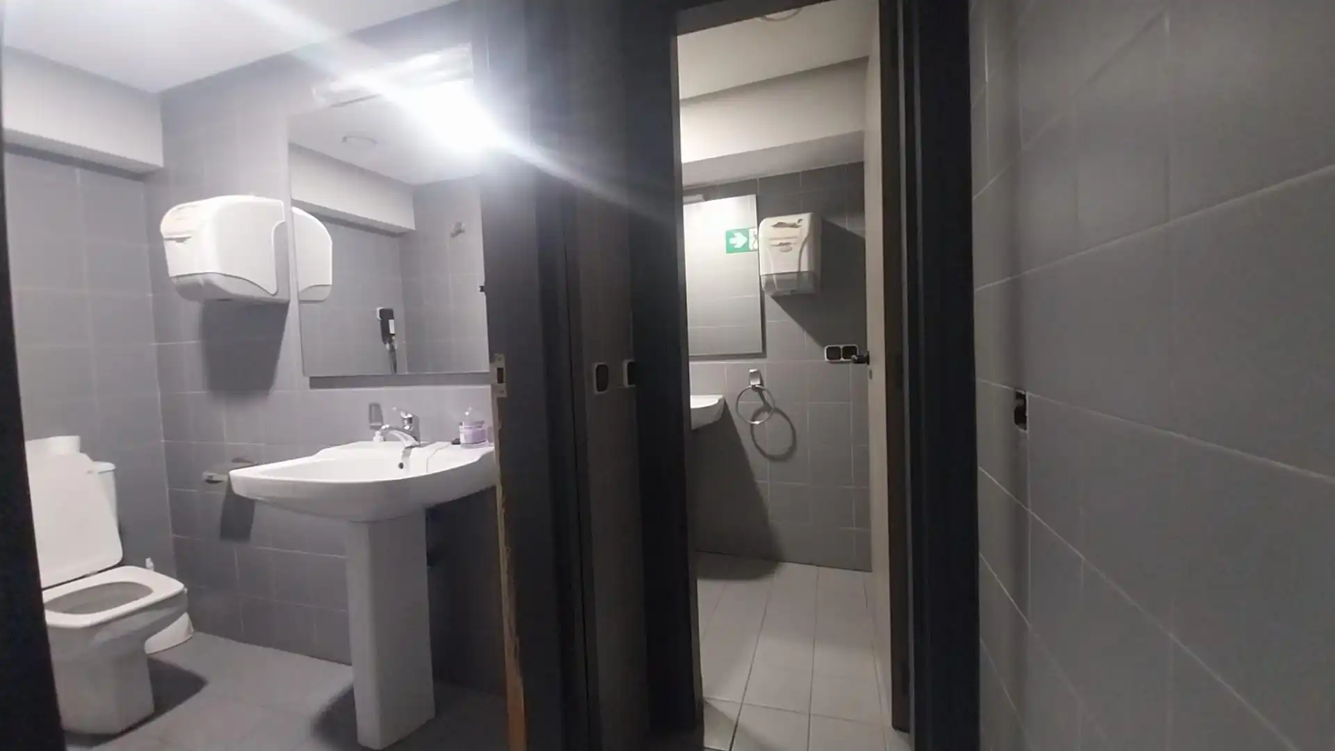 Badezimmer von Geschaftsraum zur Miete in Valladolid