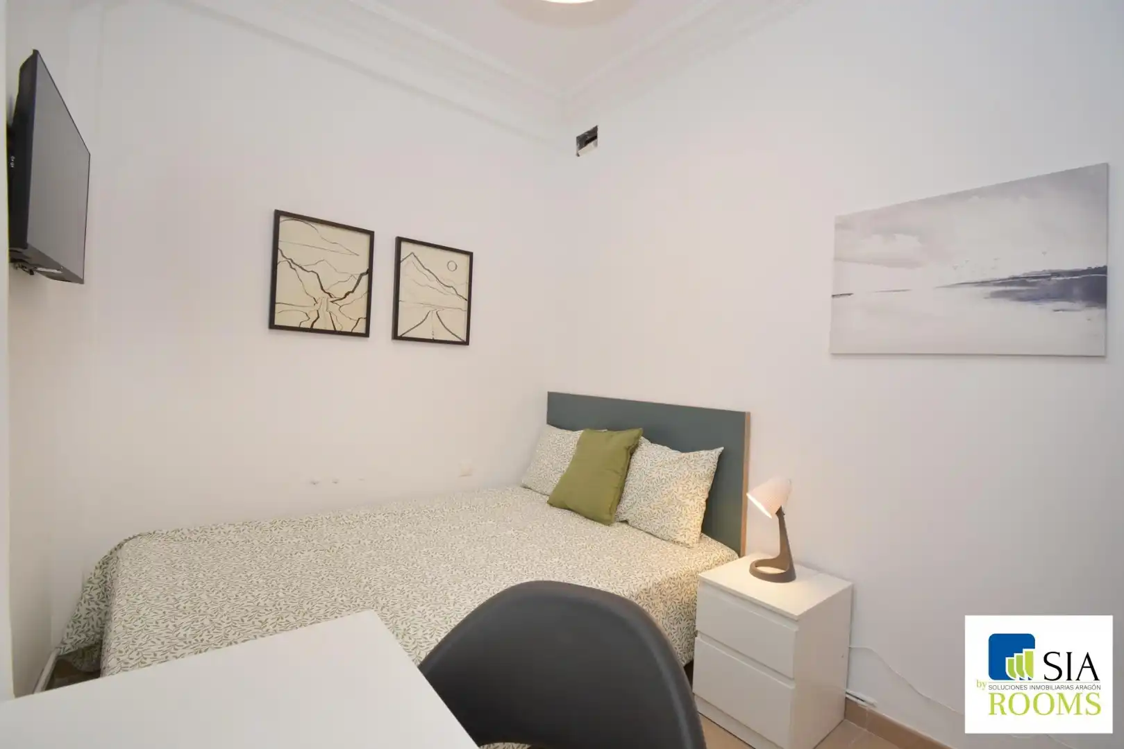 Room in Calle LATASSA, FELIX, 26, Universidad San Francisco