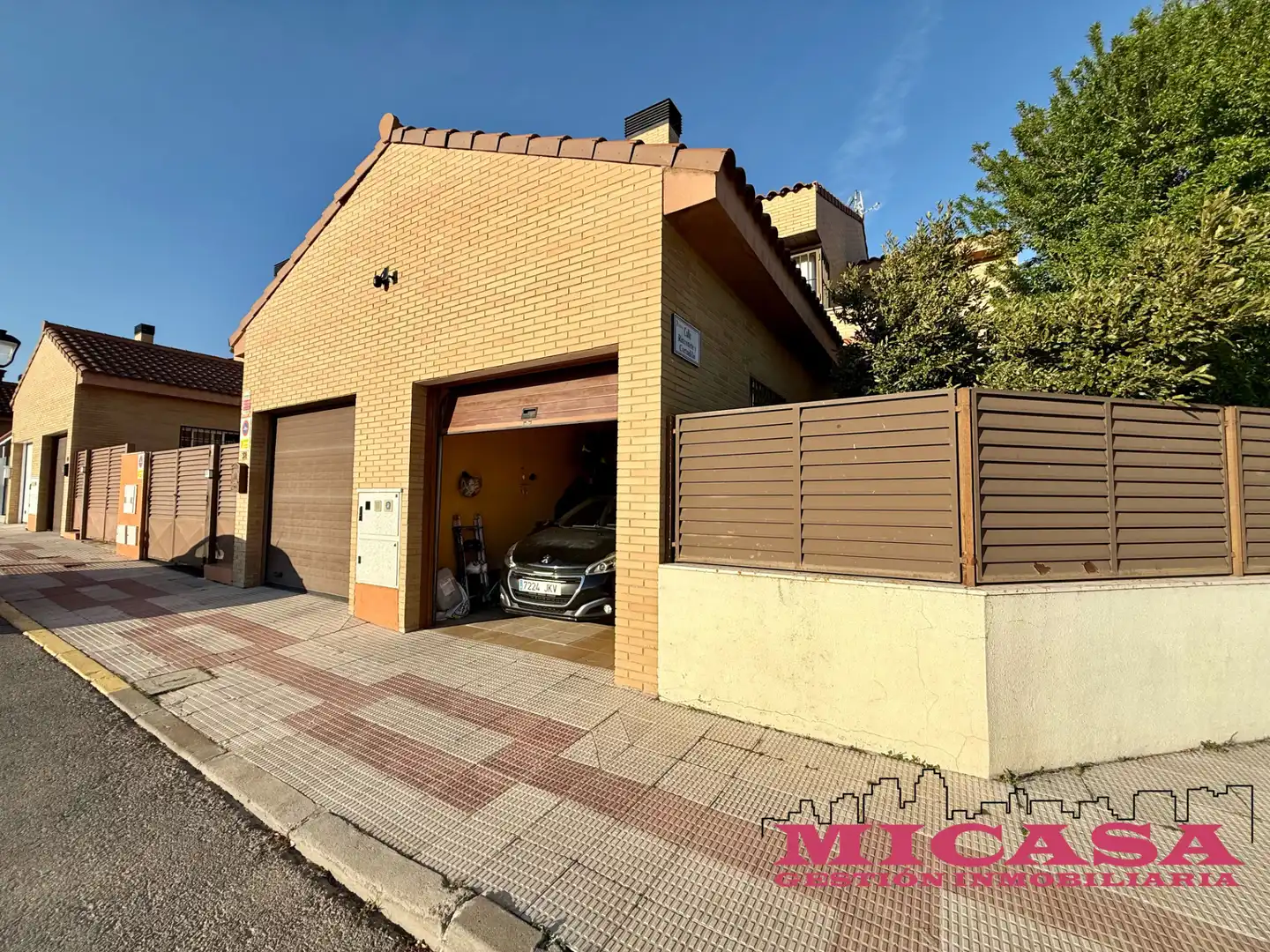 Vista exterior de Casa adosada en venta en Illescas con Aire acondicionado, Calefacción y Jardín privado