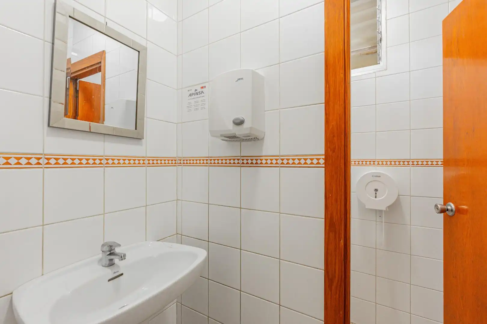 Badezimmer von Geschaftsraum zum Verkauf in Calvià mit Terrasse und Möbliert