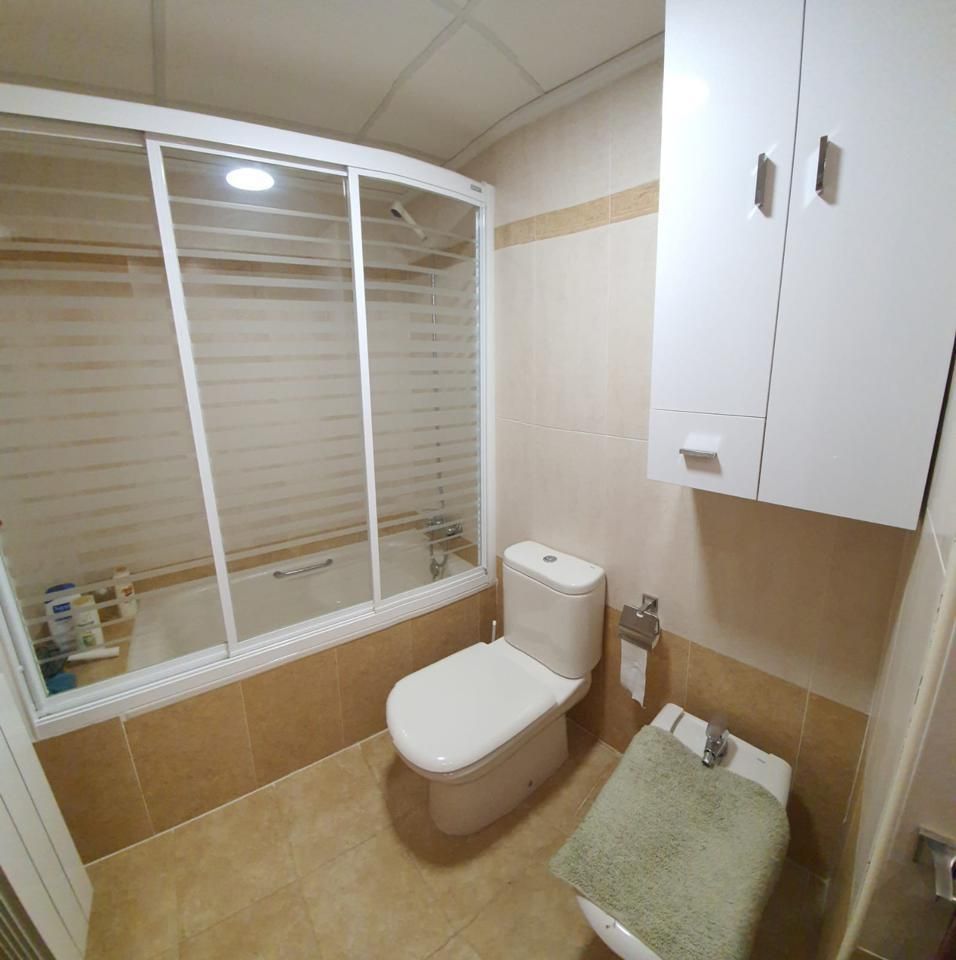 Bathroom of Flat for sale in  Zaragoza Capital  with Air Conditioner, Heating and Parquet flooring