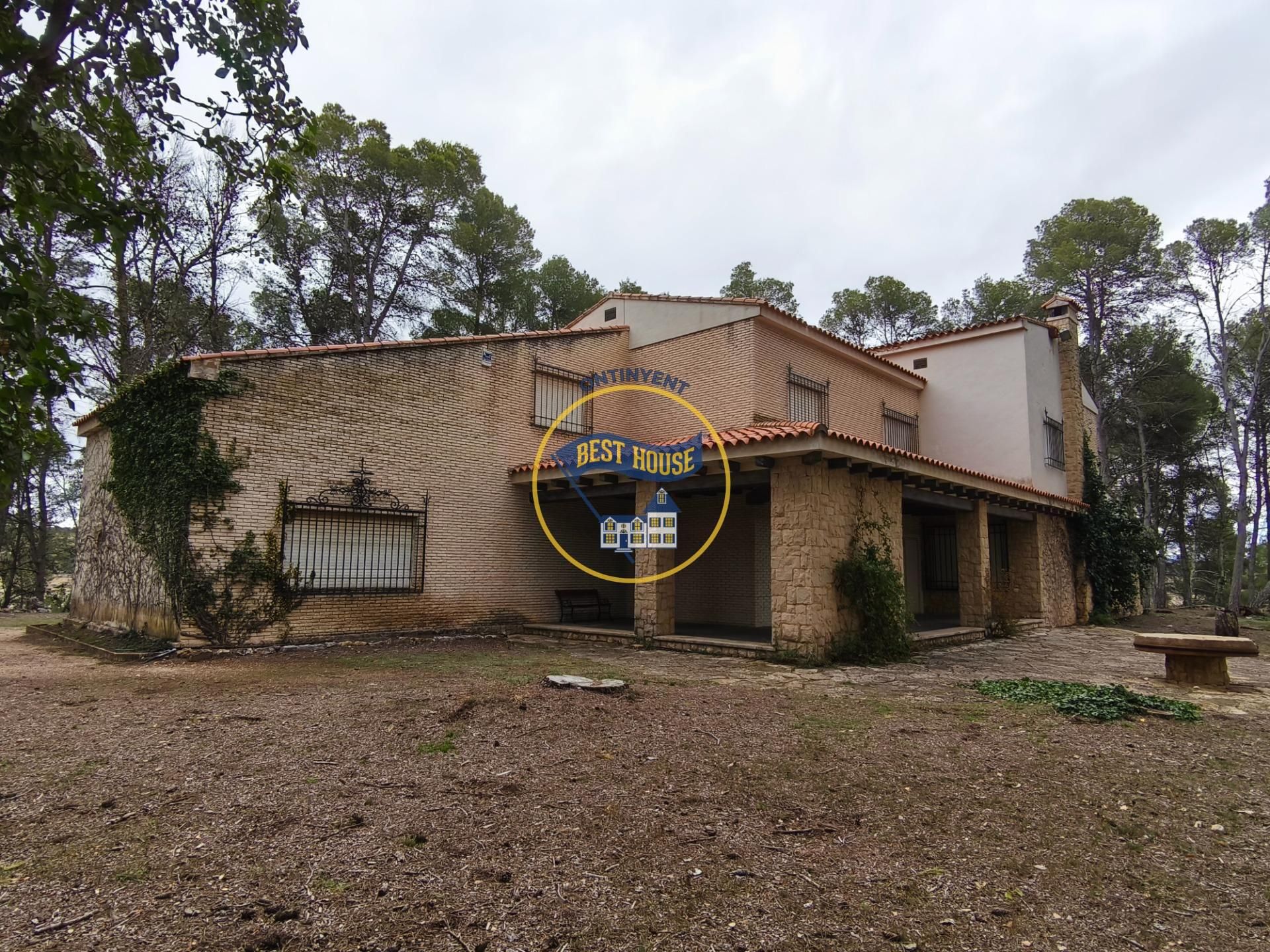 Vista exterior de Casa o xalet en venda en Fontanars dels Alforins amb Jardí privat, Piscina i Moblat